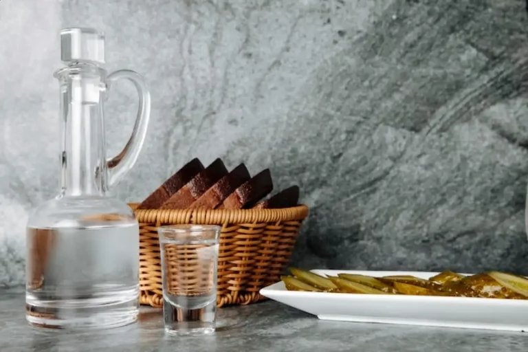 Eau de vie turque : le secret anisé qui va vous faire voyager en un verre !