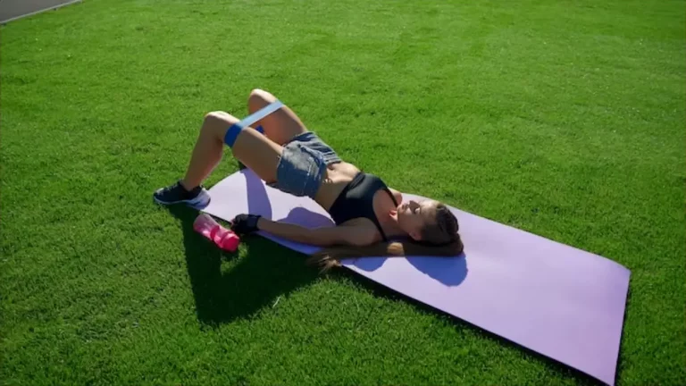 Pose gazon en rouleau : guide complet pour un résultat professionnel et écologique