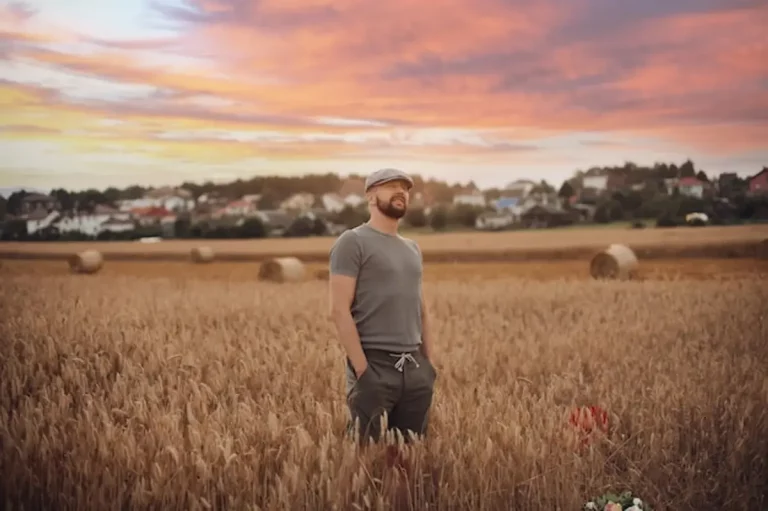 Agriculteurs de la Manche : l&rsquo;âme verte du Cotentin entre tradition, innovation et résilience climatique
