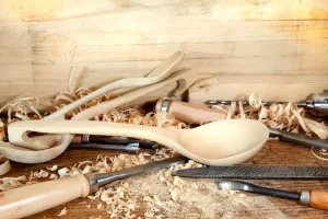 atelier ébéniste bois outils