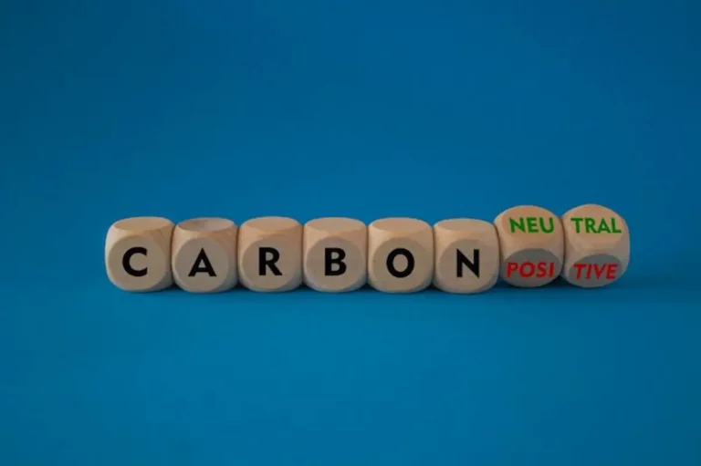 Taxe carbone 2026 : le mécanisme qui transforme l&rsquo;Europe, vos factures et l&rsquo;industrie