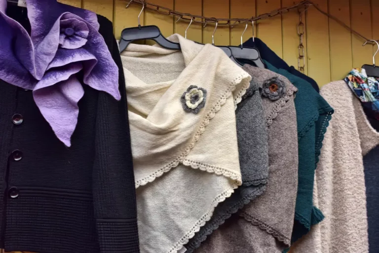 Vendre ses vêtements en friperie : le guide pour réussir sans effort