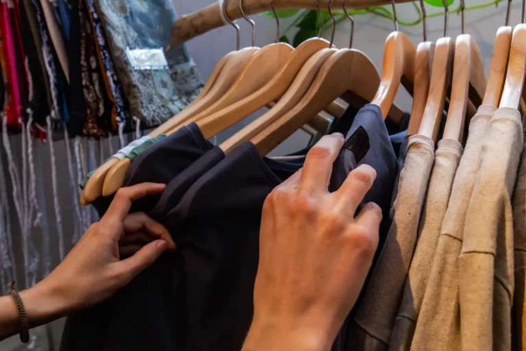 Gagner de l’argent avec le rachat de vêtements d’occasion